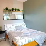 Brighton, Bn1, Short And Long Let, 3 Sleeps, 6 Mins Walk From Train Station