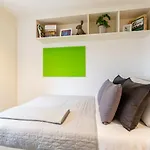 Ensuite Bedrooms With Shared Kitchen At Hollingbury House In Brighton
