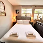 Lovely Studio Close To Brighton Station