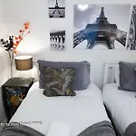 Charming Apartment Next To Brighton Station