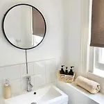 *Large 1 Bedroom Flat Brighton/Hove*
