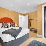 Green Mews 1 With Free Parking - By My Getaways