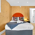 Green Mews 1 With Free Parking - By My Getaways