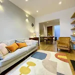 Stylish 2-Bedroom Townhouse Next To Brighton Station