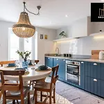 Four Bedroom House By Brookland Stays Serviced Accommodation Short Lets Brighton & Hove With Free Wifi