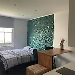 Studio 5 Mins From The Beach