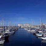 Fantastic Waterside Apartment In Brighton Marina
