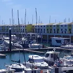 Fantastic Waterside Apartment In Brighton Marina