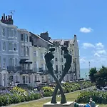 Studio Room In Brighton City Centre
