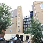 *Central Brighton Modern Studio*
