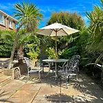 Beautifully Presented 3 Bed House Above The Marina