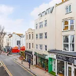 Fabulous Studio In Centre Of St James Street