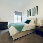 Amazing 2 Bedrooms I Brighton Station I Sleep 6