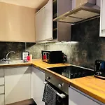 Luxury Brighton Studio Flat - Bn1 - Sleeps 4