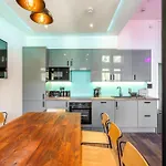 Pierview Pad - Central Luxury Apartment On The Beach
