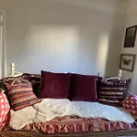 Homely Garden Apartment, Newly Refurbished - Sleeps Four