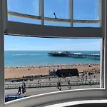 Seaview Regency Apartment With Private Parking