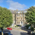 10 Large Elegant Studio - Prime Location - Comfortable - Private