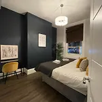 Brighton City Centre 2 Bed, Perfect Cosy Stylish Apartment, Close To Shops And Beach! Sleeps 6