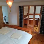 Spacious 2 Bed Maisonette Near Town, That Sleeps 6