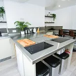 Sobo Studio 1- By Brighton Holiday Lets