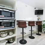 Sobo Studio 2 - By Brighton Holiday Lets