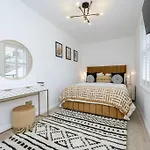 Stunning Modern Space In Hove & Free Parking