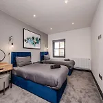 Super Central 3 Bedroom Flat I Next To Brighton Beach