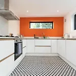 Host & Stay - Grove Townhouse