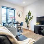 Charming 2 Bedroom Flat I Next To Brighton Station