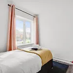 Luxury 3 Bedroom Home In Brighton
