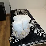 Primely Located 1-Bed Apartment In Brighton