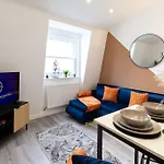 The Lanes Luxury - Rose Platinum Properties
