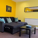 Flat 5 Mins Away From Beach!