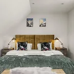 Buzzing Brighton Apartment 5 By My Getaways