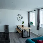 Chesterfield Apartment, City Central