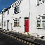 Host & Stay - Centurion House