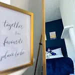 3 Bedrooms -5 Minutes Walk From Brighton Train Station - Contractors, Families, And Larger Groups - Sleeps 7