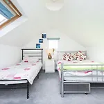 Host & Stay - Downs Valley House