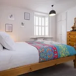 Host & Stay - Over Arches