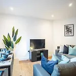 Amazing 2 Bedroom Flat Next To Brighton Station