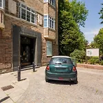 1 Bedroom Apartment By Humming Nest Short Lets & Serviced Accommodation Brighton With Free Wifi