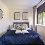 1 Bedroom Apartment By Humming Nest Short Lets & Serviced Accommodation Brighton With Free Wifi