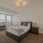 On The Beach Penthouse With Sea View - 3 Bedrooms - Roof Balcony - Spa, Sauna, Gym And Pool - Sleeps 6