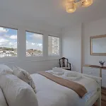 On The Beach Penthouse With Sea View - 3 Bedrooms - Roof Balcony - Spa, Sauna, Gym And Pool - Sleeps 6