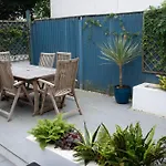 Cute & Cosy 1 Double Bedroom Garden Flat