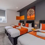 Perfect Holiday Apartment I 3 Bedroom I Next To Beach I Sleep 10