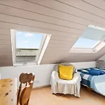 Large House With Free Parking