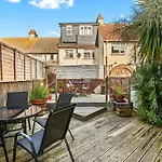 Large House With Free Parking