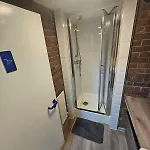 Queens Place - Rooms